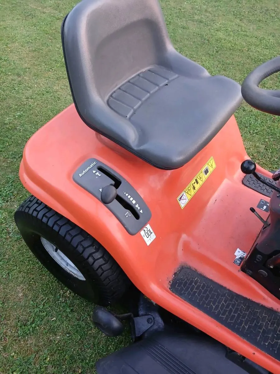 22hp Husqvarna Mulch or pickup - Image 3