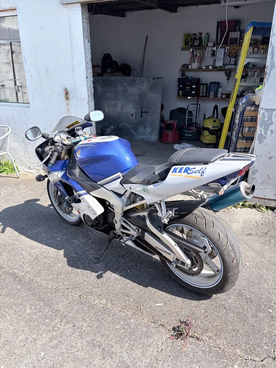 Yamaha R1 - Image 3