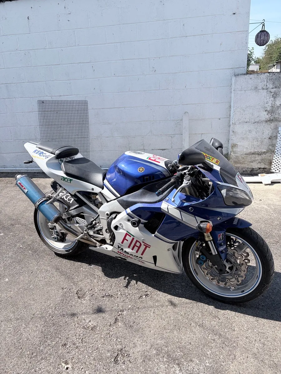 Yamaha R1 - Image 1