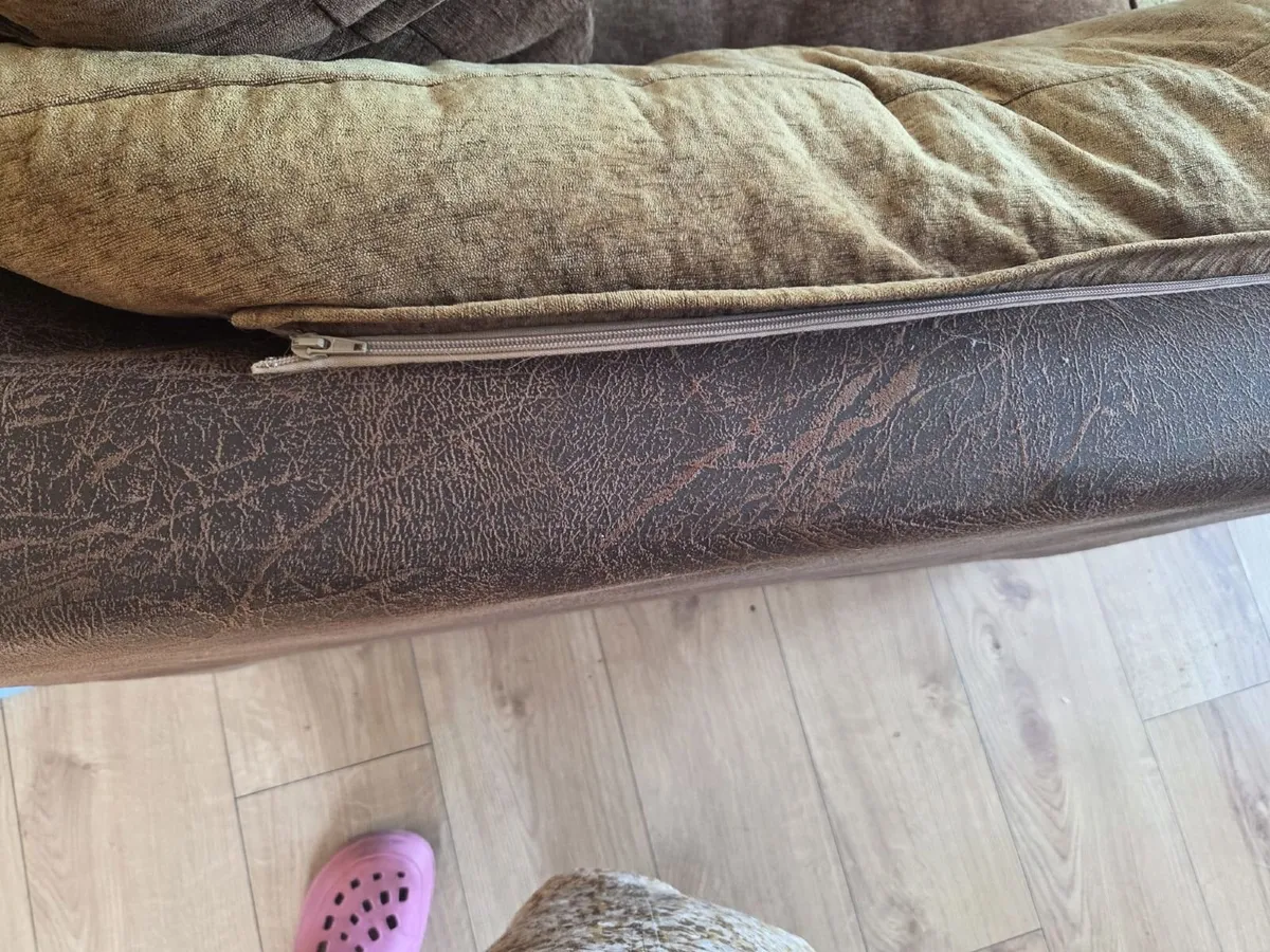 Free - Large Modular Sofa (5 Easy-to-Move Sets) - Image 3