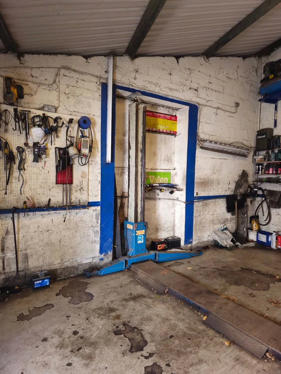 Garage equipment - Image 4