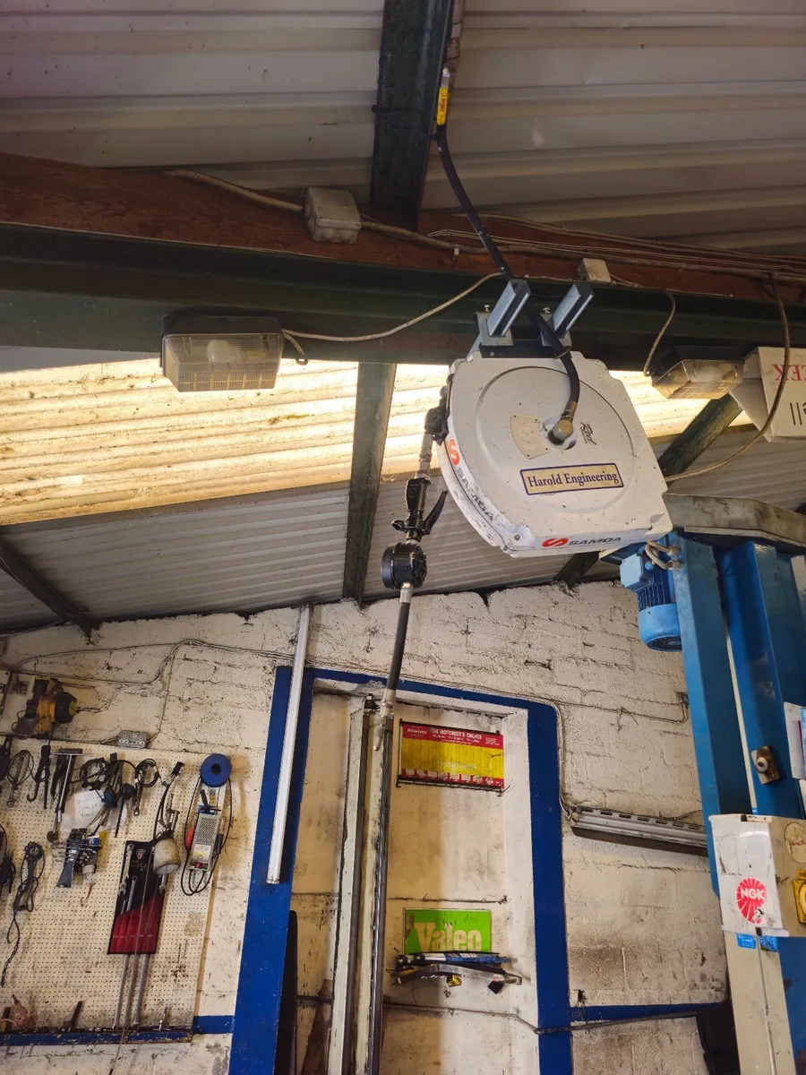 Garage equipment - Image 2