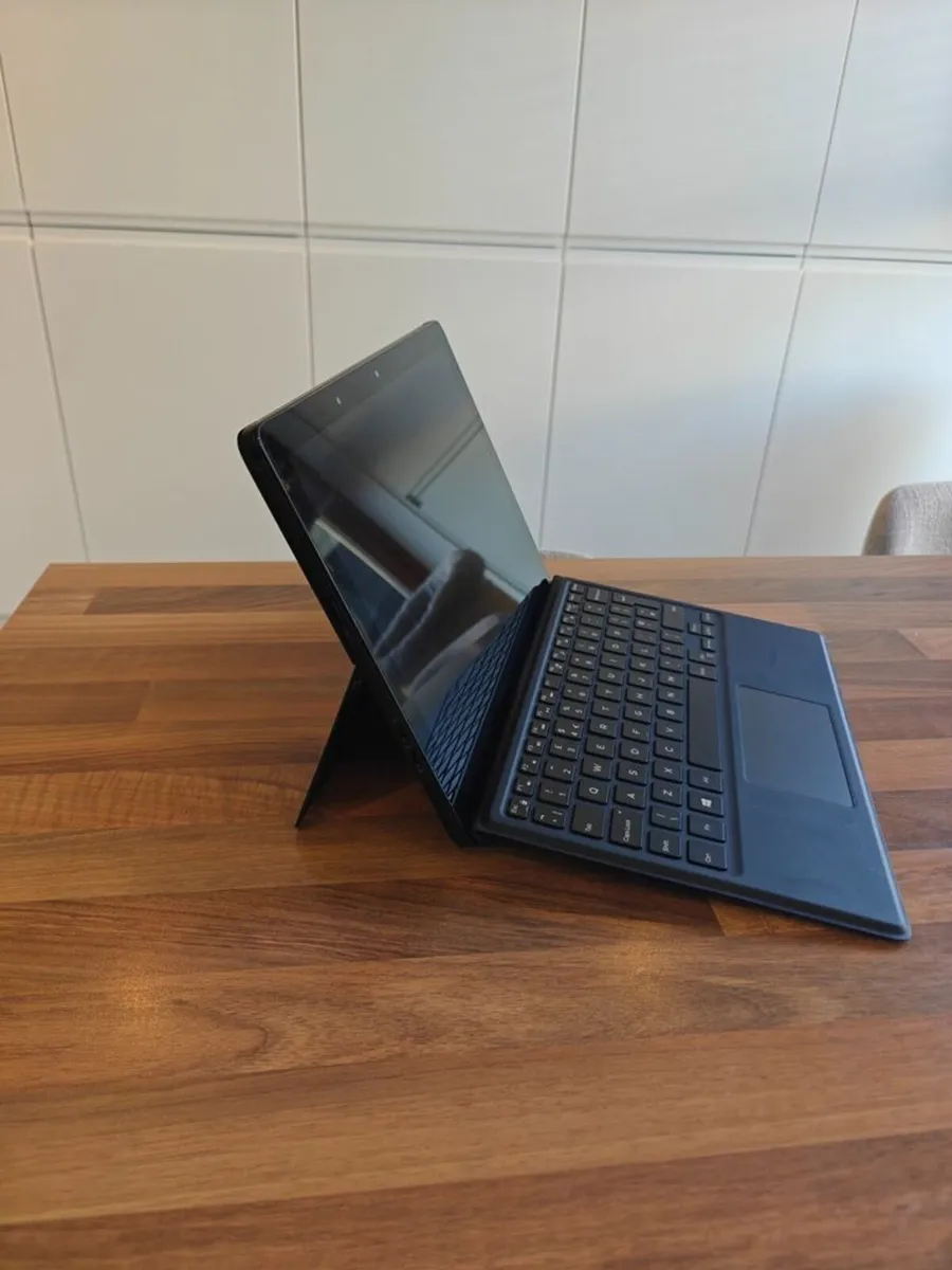 Dell Latitude 5290 2in1 Touchscreen Laptop - Image 4