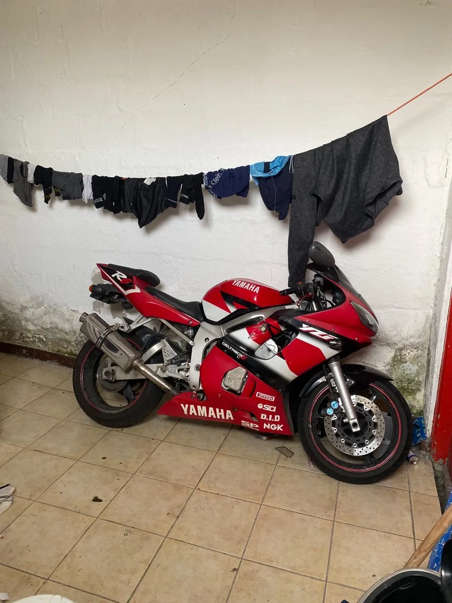2002 Yamaha YZF-R6 – €1,950 - Image 2