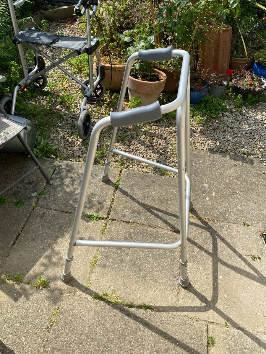 Mobility aids - Image 3
