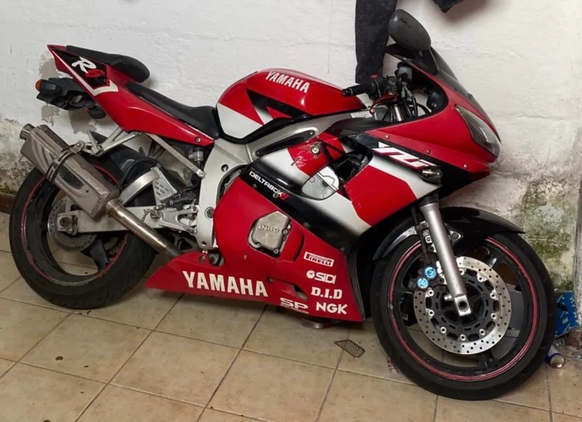 2002 Yamaha YZF-R6 – €1,950 - Image 1