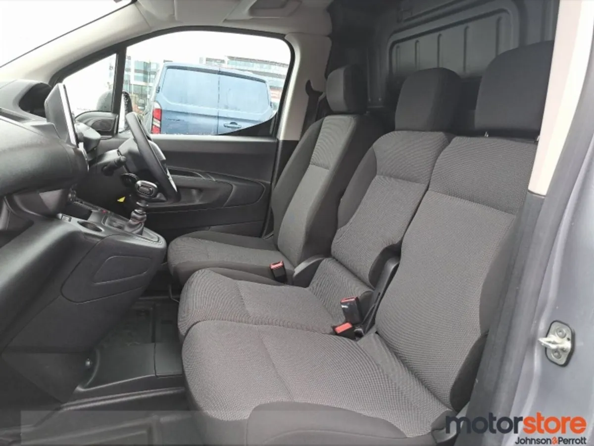 Peugeot Partner PARTNER ACTIVE PLUS 1.5 BLUE H - Image 4