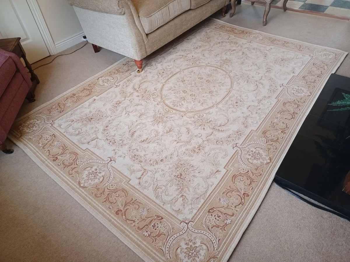 Laura Ashley Rug Victoriana Gold/Ivory - Image 1