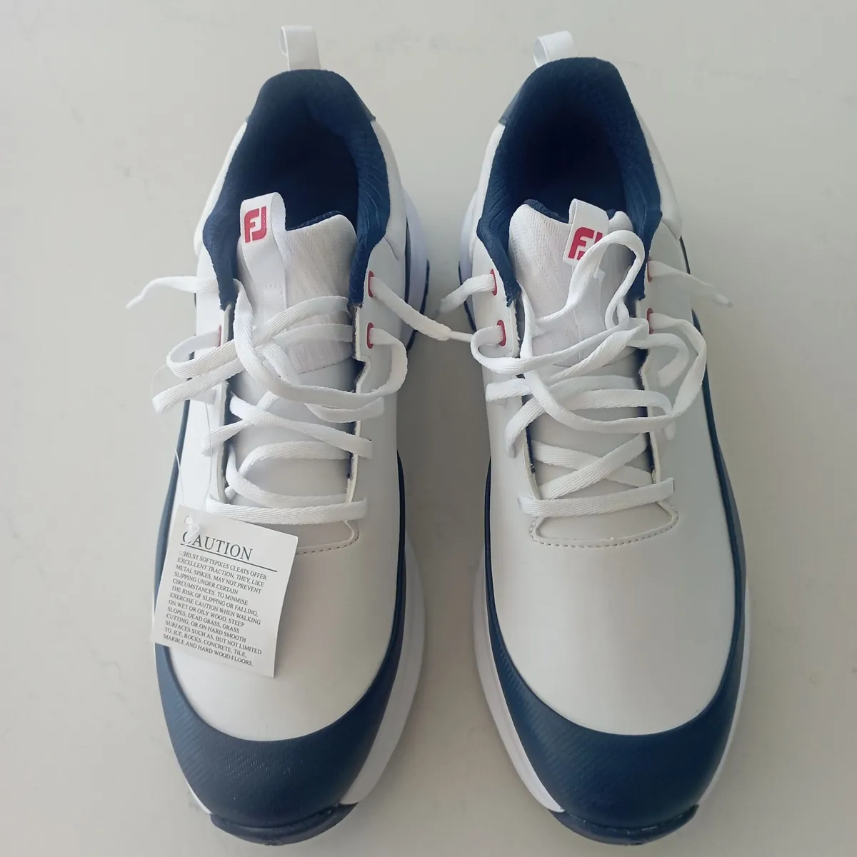 Golf shoes