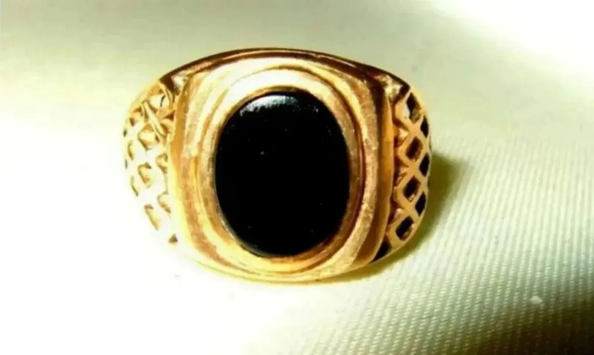 Vintage Gentlemans Signet Ring - Image 3