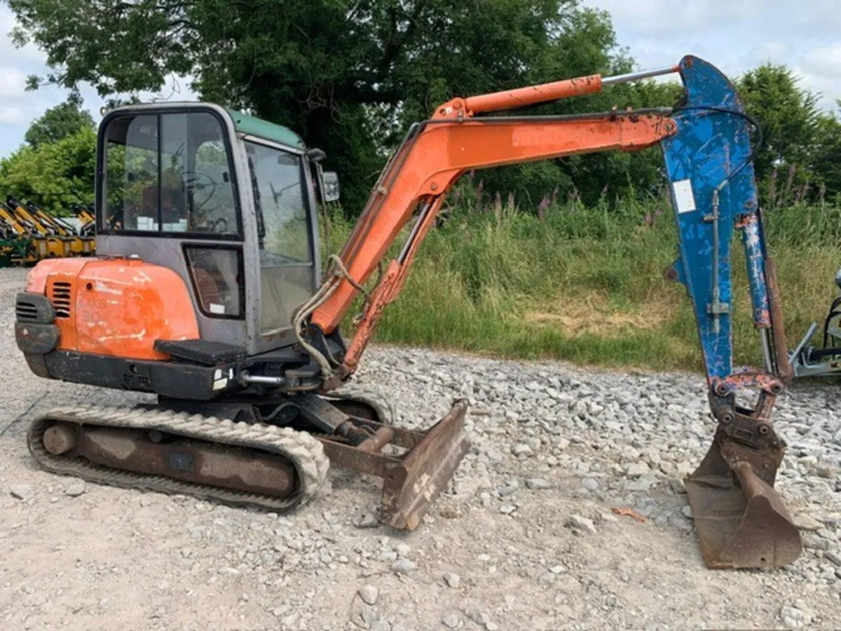 HITACHI EX30 - Image 2