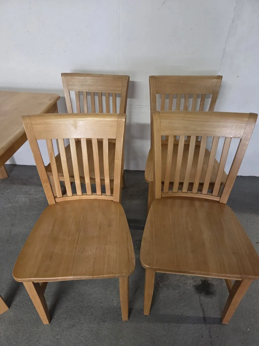 Oak table 114x70x H 74 
and 4 chairs - Image 3