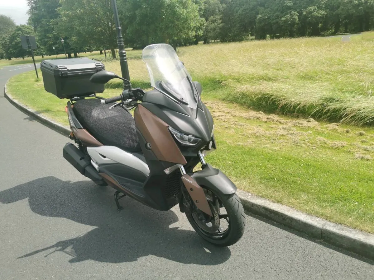 2018 yamaha xmax 300 - Image 1