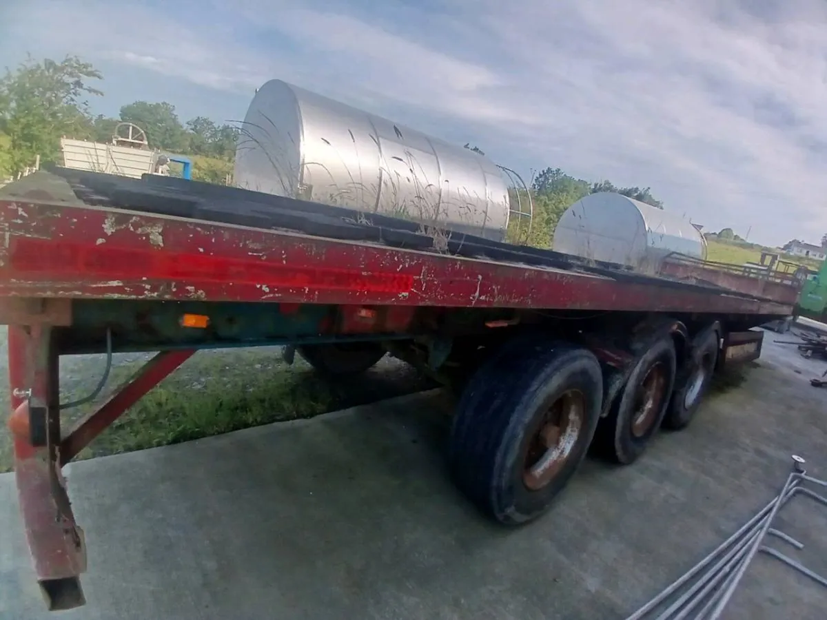 Bale trailer - Image 1