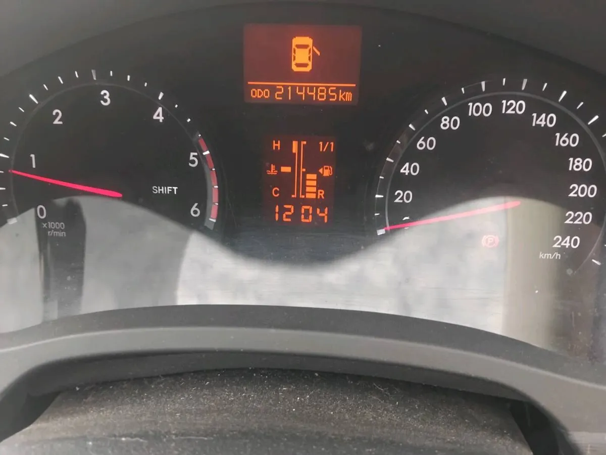 2012 Toyota Avensis 210k kms - Image 4