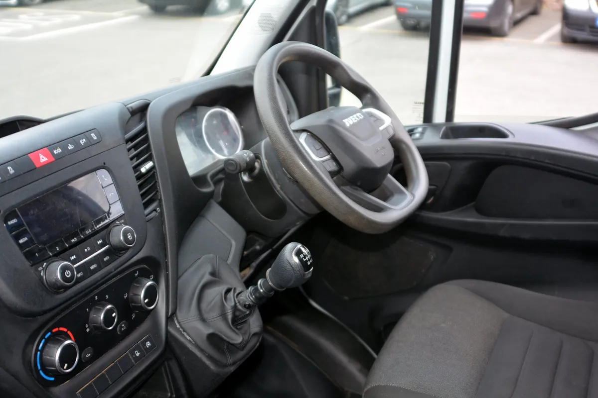 Iveco Twin Wheel Tipper Business with Air Con - Image 4