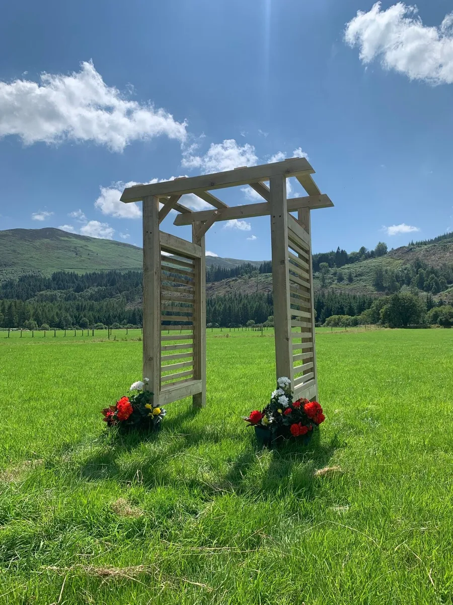 Garden arch - Image 1