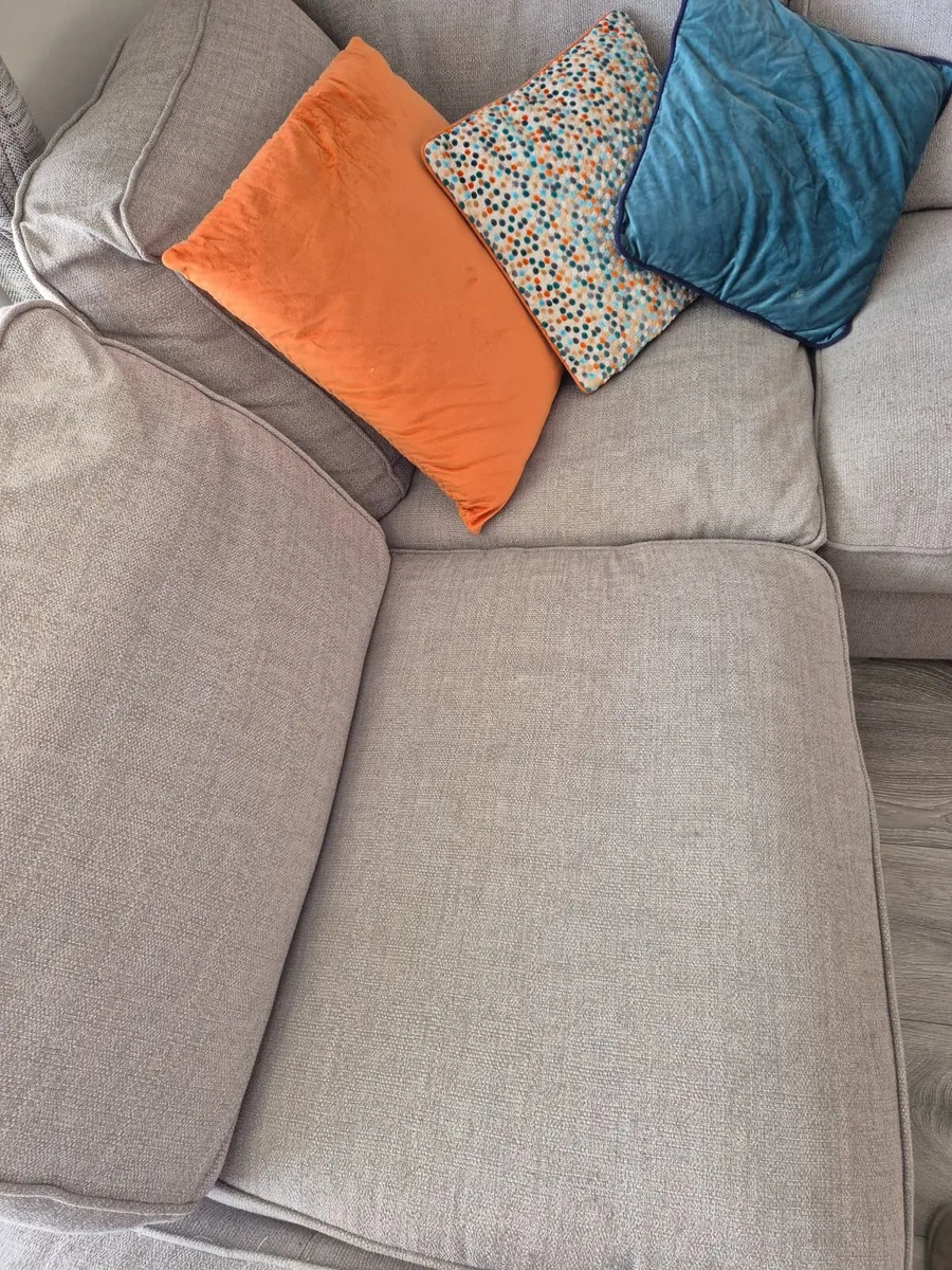 L-Shaped Corner Sofa With Foot Stool - Image 3