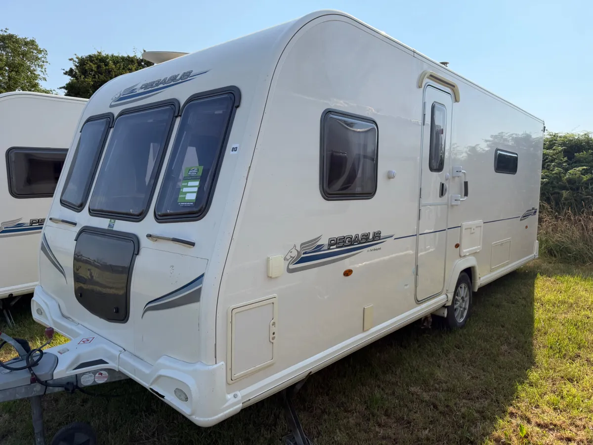 Bailey Pegasus 554 – 4 Berth Fixed island bed - Image 2
