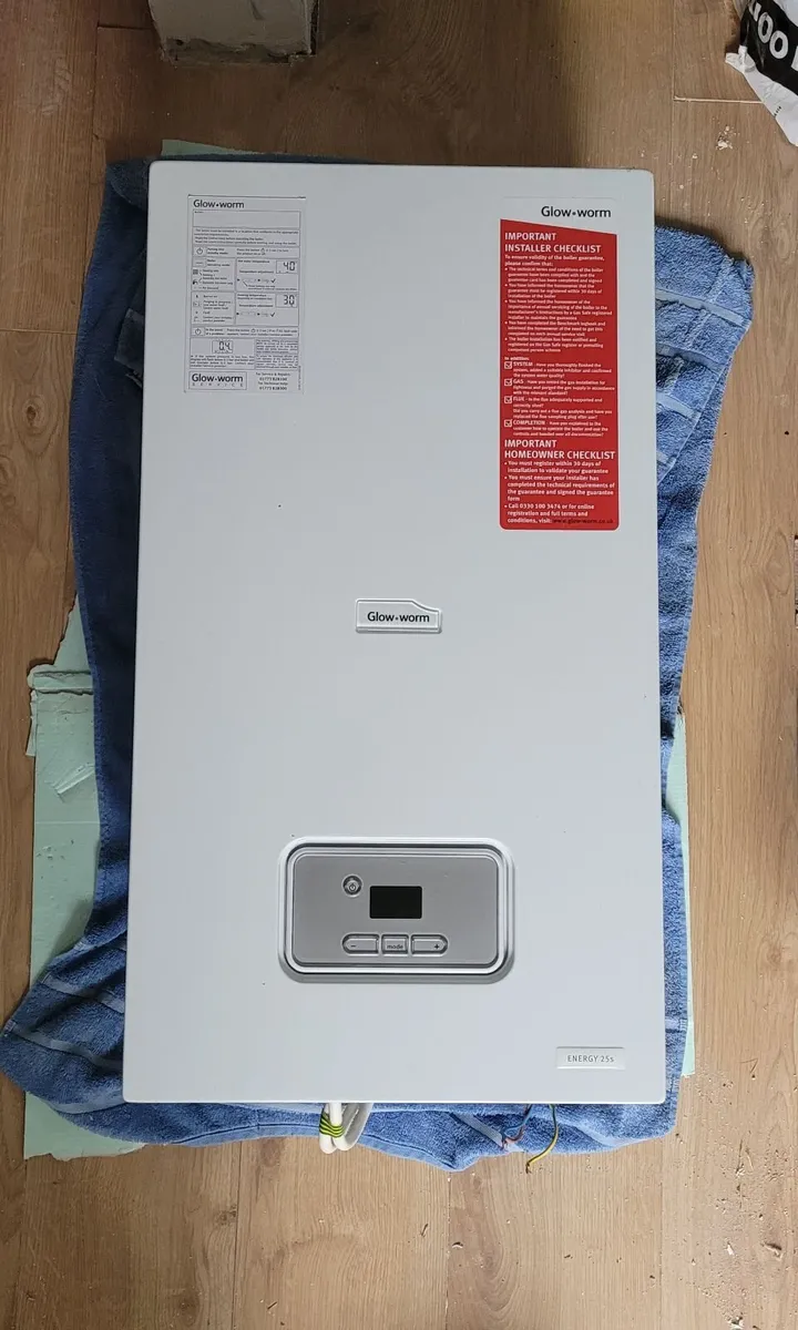 Glow-worm Energy 25s Gas Boiler + Flue kit - Image 1