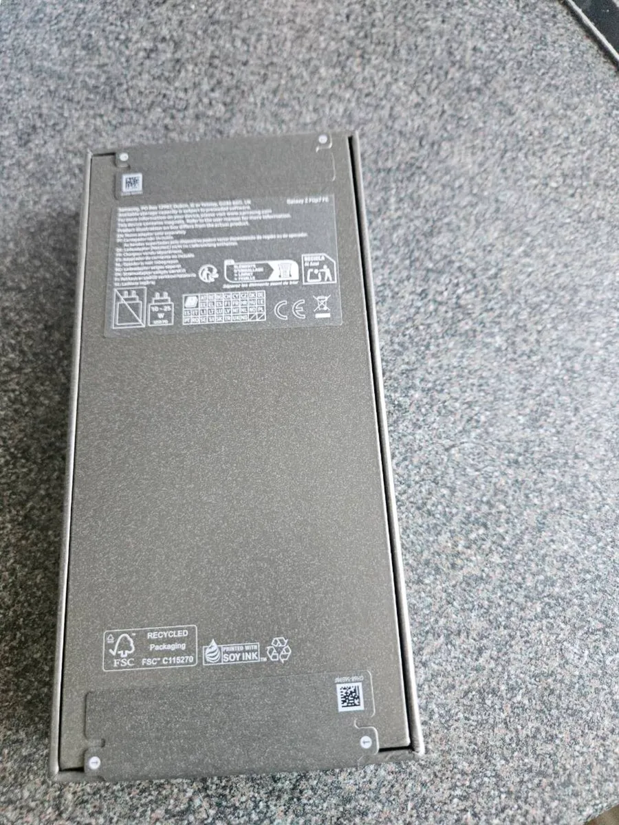 SAMSUNG Phone - Image 2