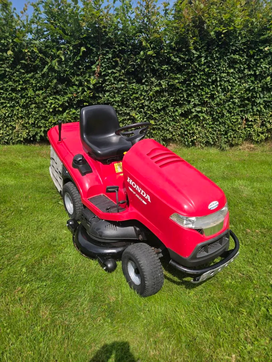 Ride on mower - Image 1
