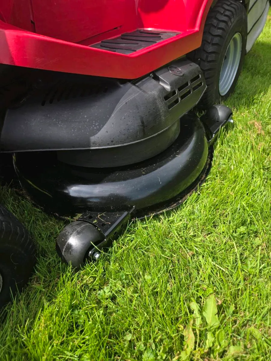 Ride on mower - Image 2