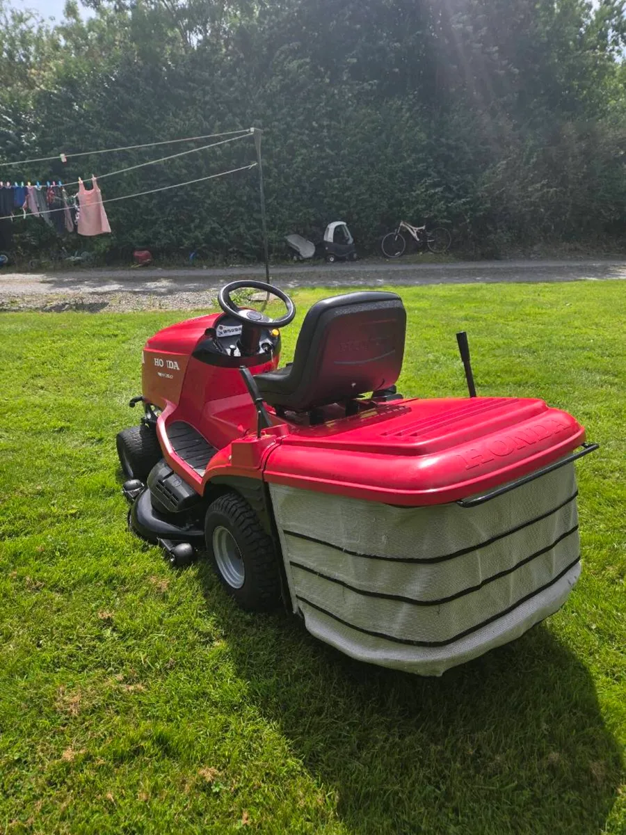 Ride on mower - Image 3