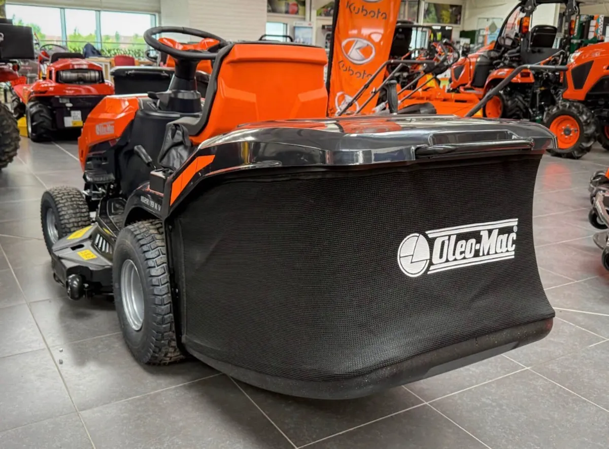 Oleo-Mac ride on lawnmower - Image 2