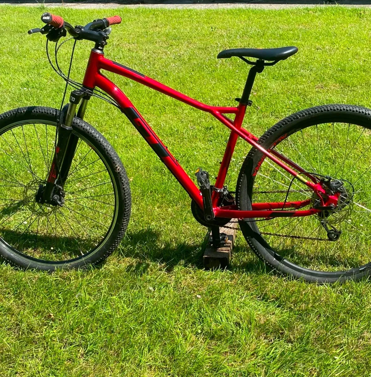 GT Aggressor Mountain Bike - Image 2