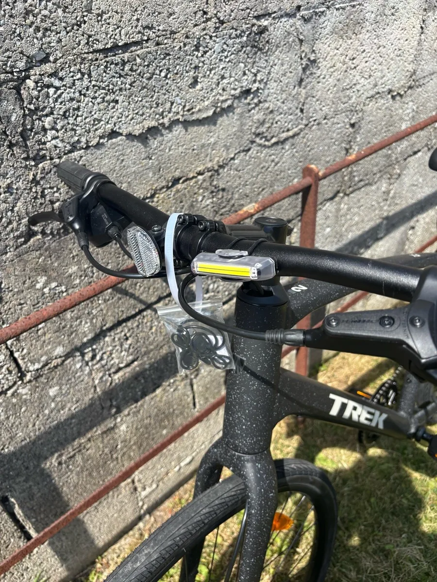 Trek FX Sport 2 - Image 2