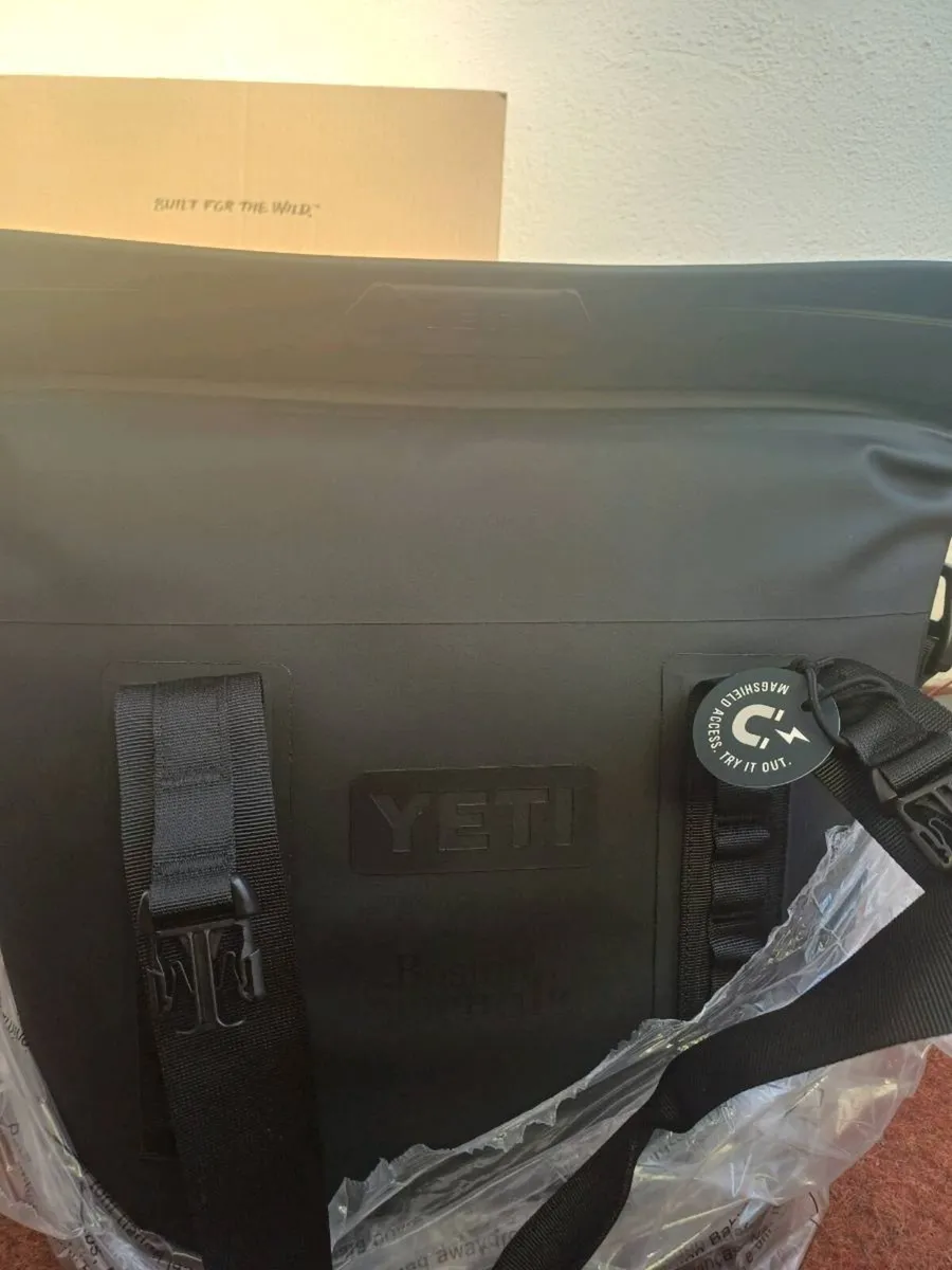 YETI M15 cooler bag - Image 3