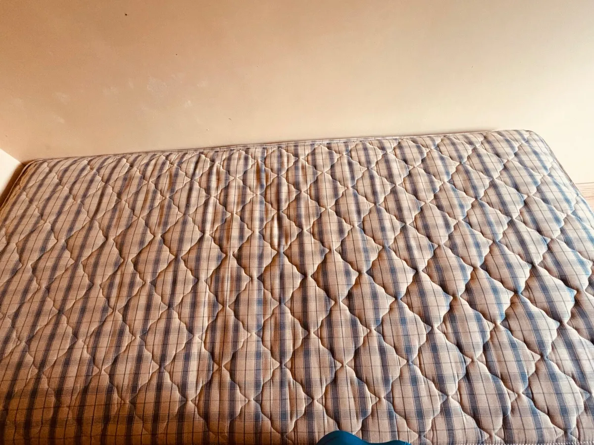 Single bed base and mattress - Image 3