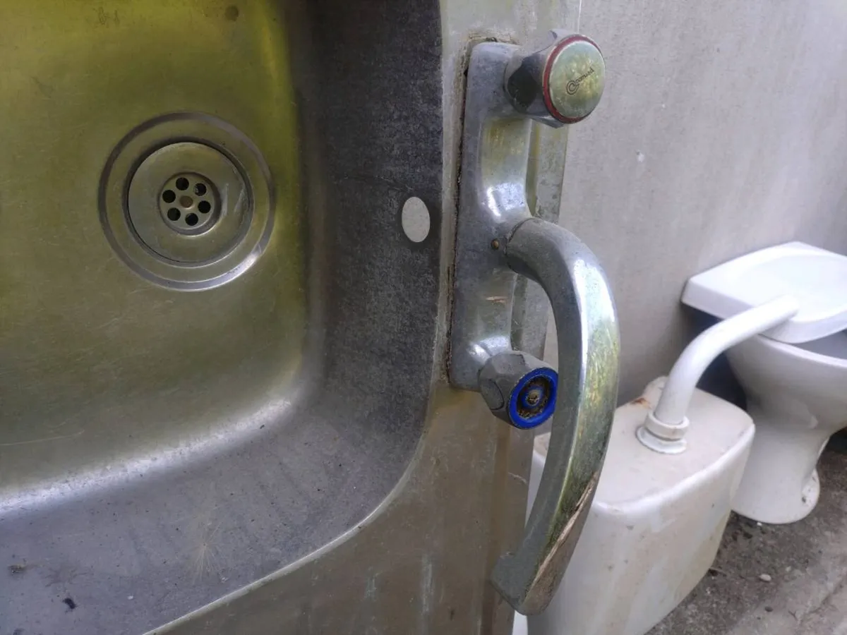 Stainless steel sink - Image 4