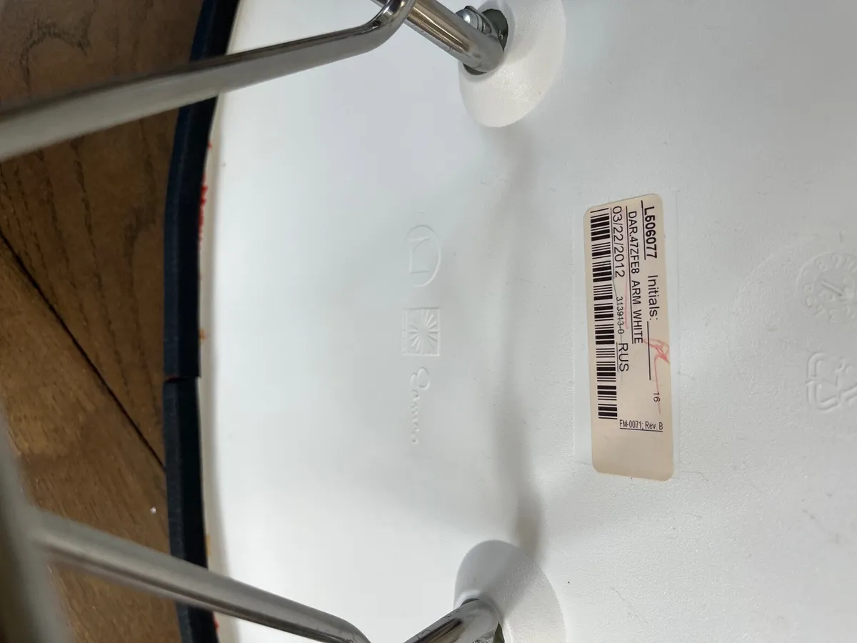 Original Eames chairs - Multicolour - Image 2