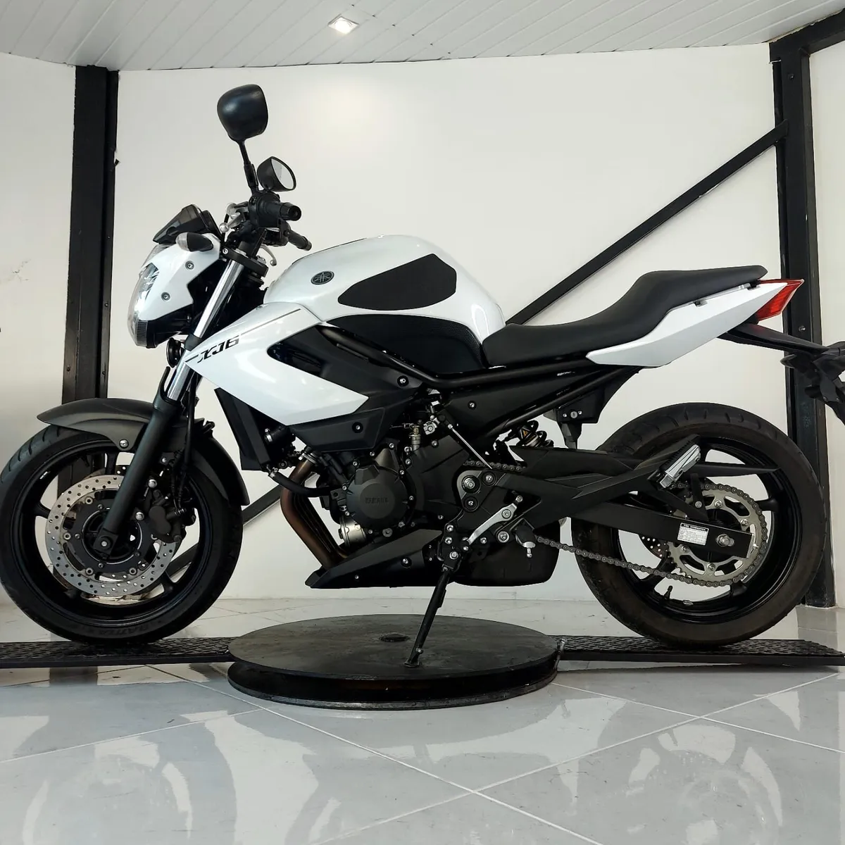...2014 YAMAHA XJ6...LOW MILEAGE - Image 1