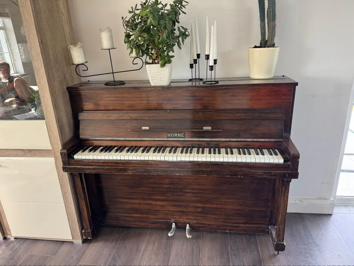 Piano - Image 1
