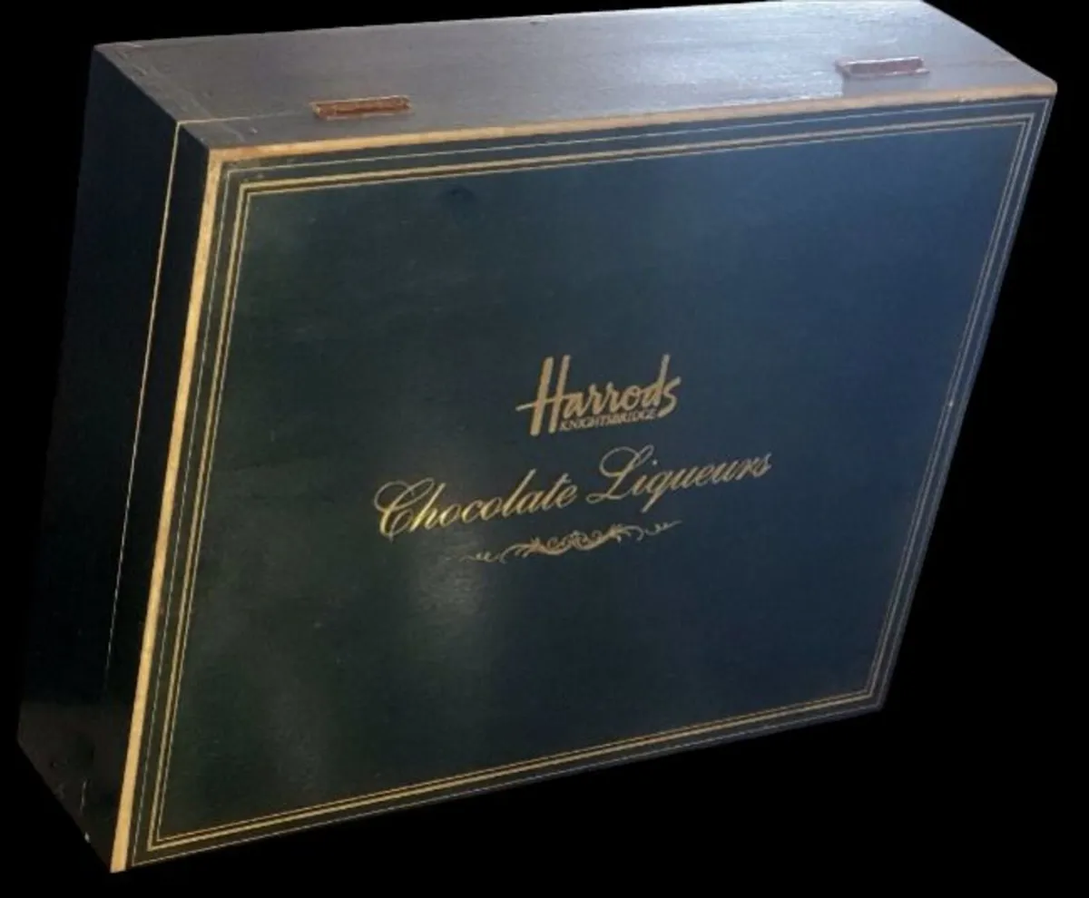 Vintage Harrods Wooden Gift Box - Image 4