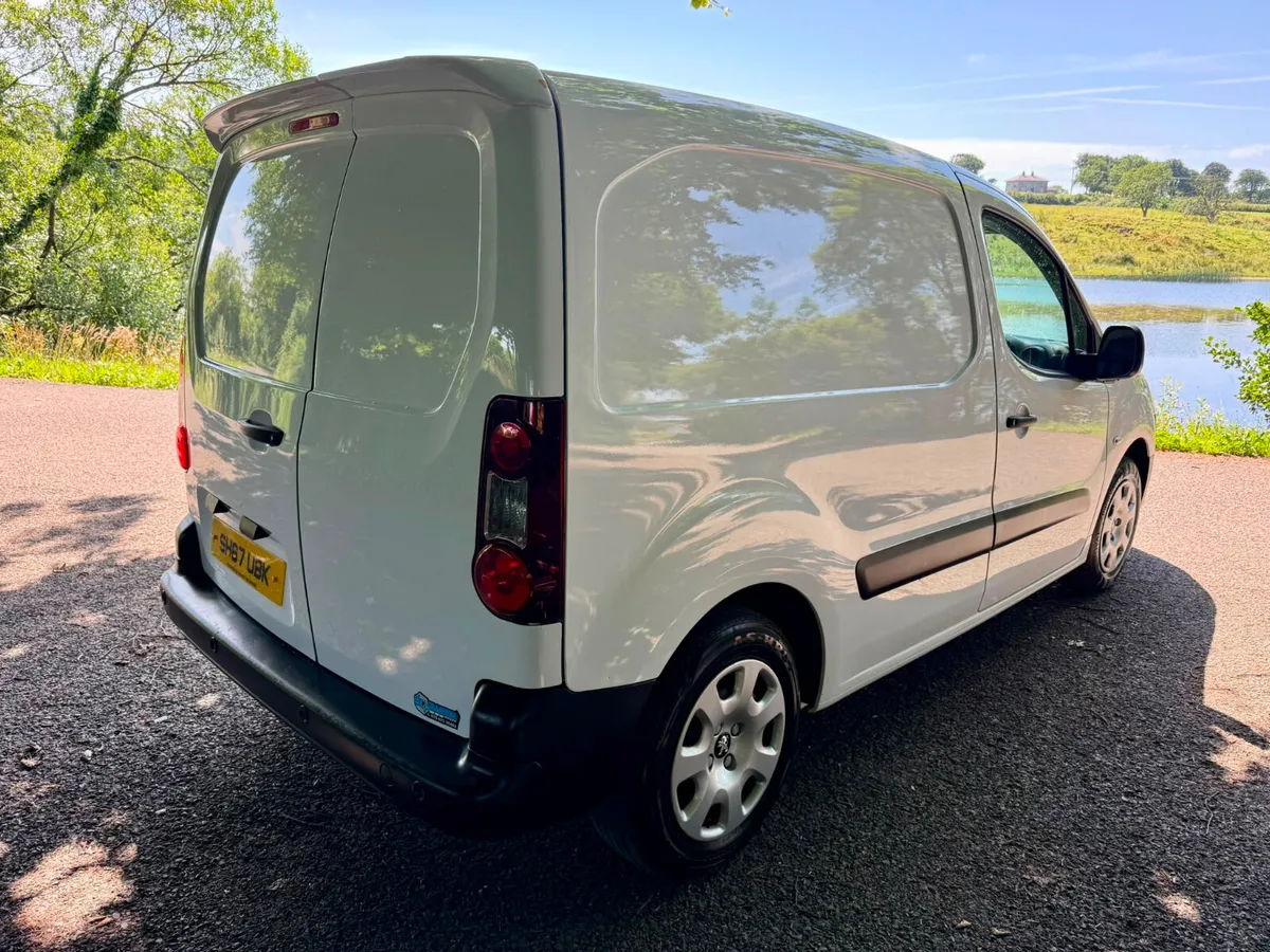 Late 2017 Peugeot Partner Professional  (VRT €214) - Image 4