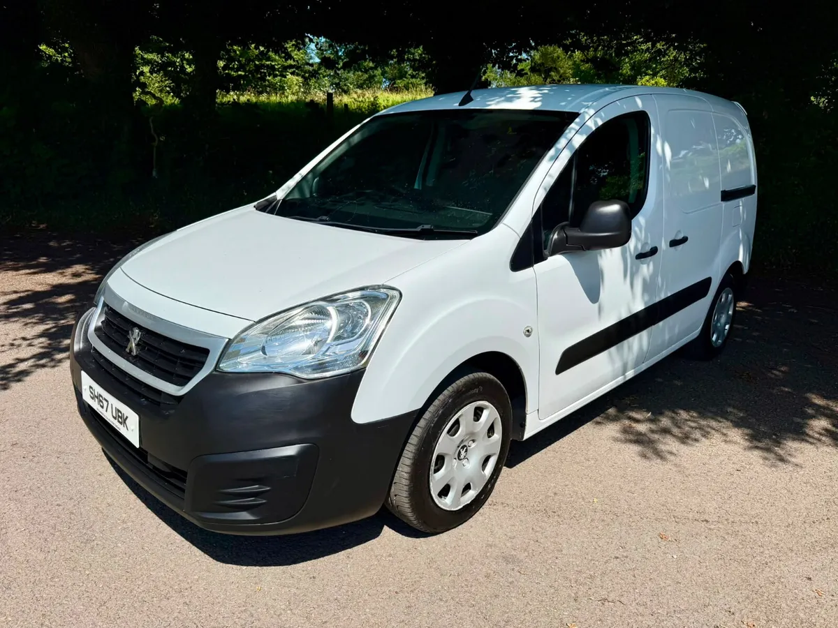 Late 2017 Peugeot Partner Professional  (VRT €214) - Image 1