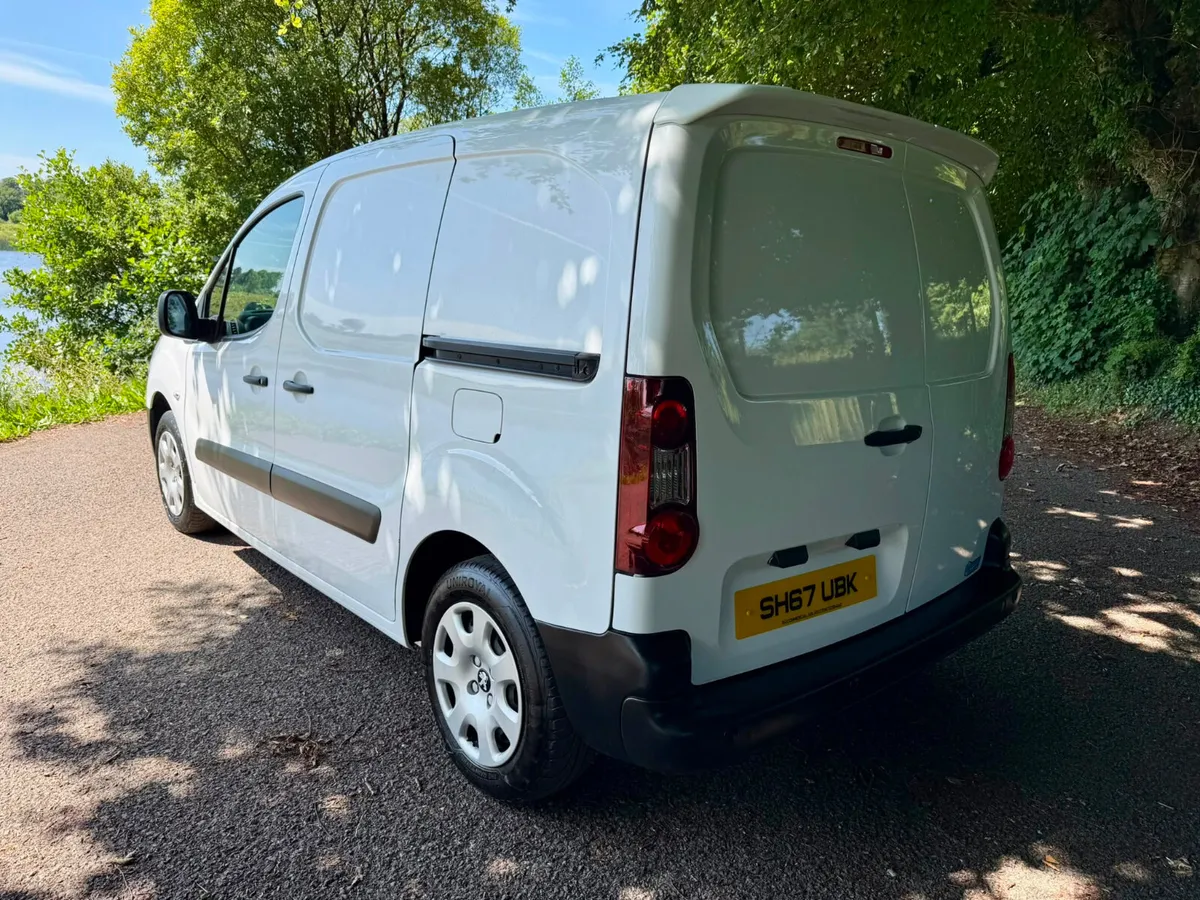 Late 2017 Peugeot Partner Professional  (VRT €214) - Image 3