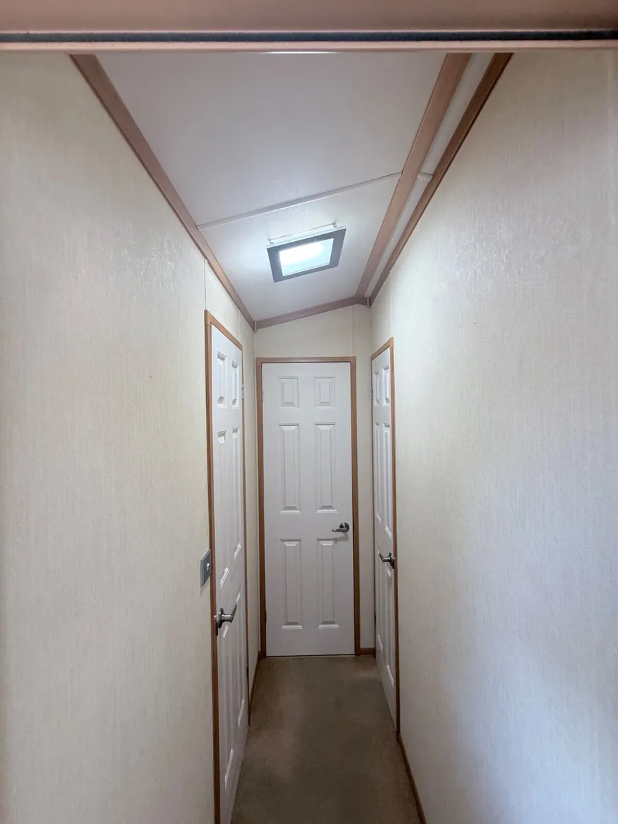 Mobile Home - Image 4