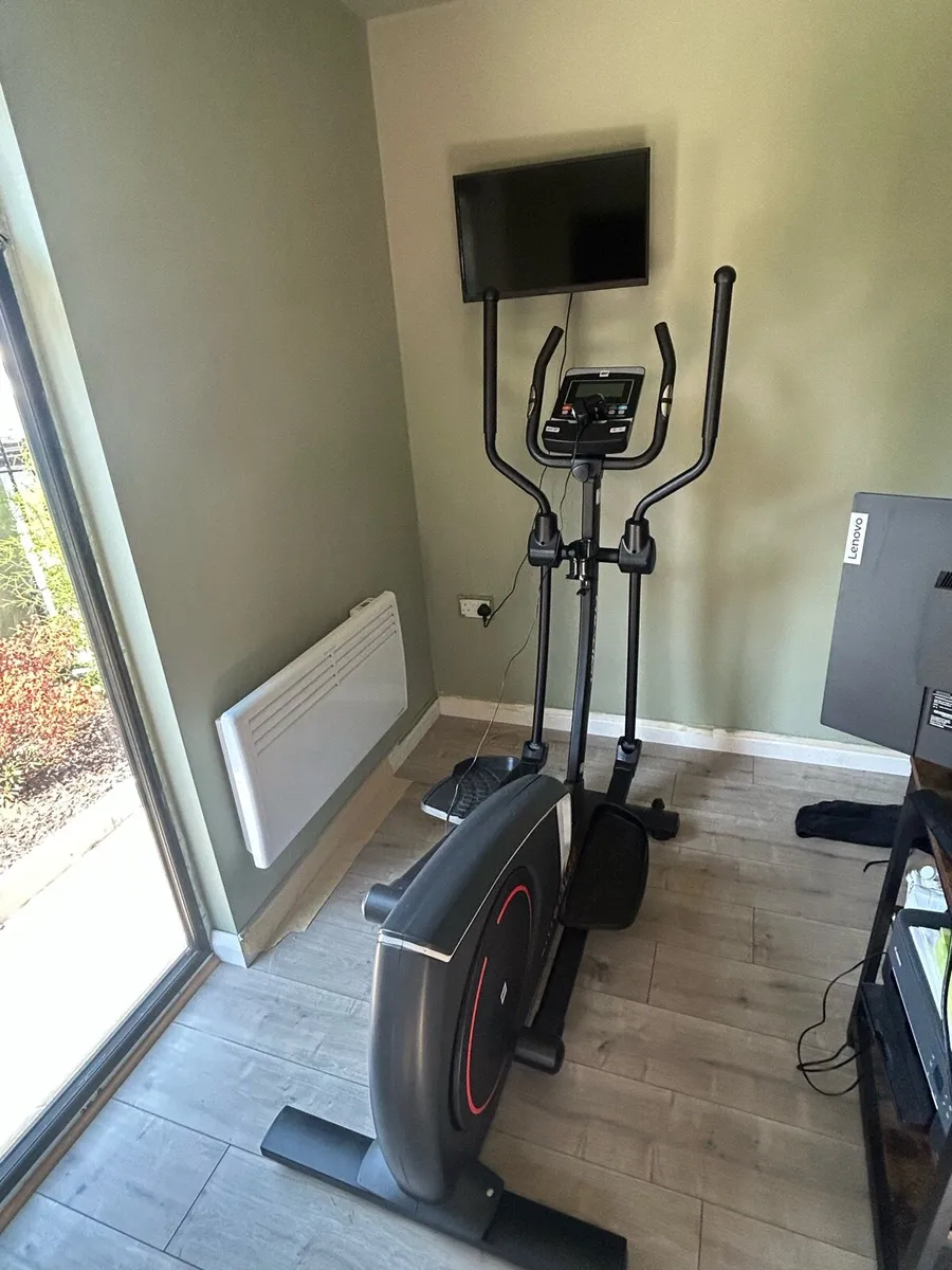 Cross Trainer - Image 1