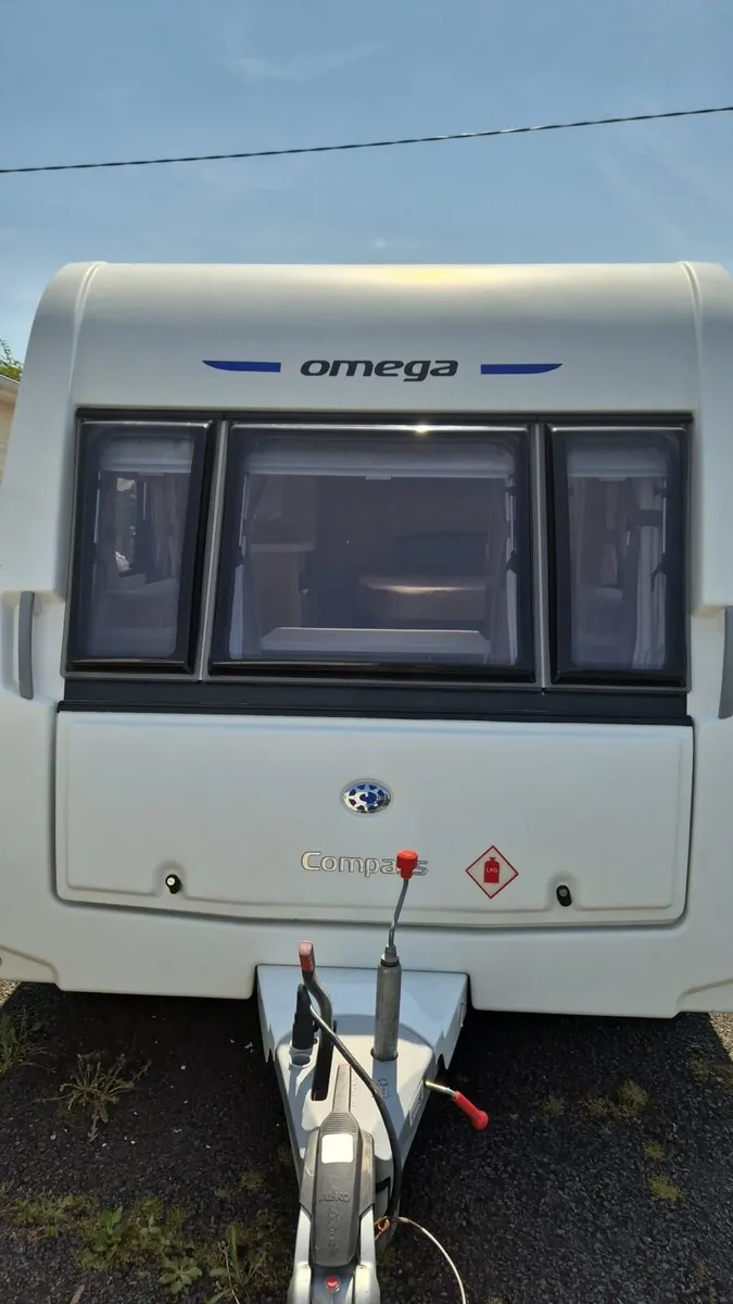Omega compass 4 berth fixed bed auto movers - Image 1