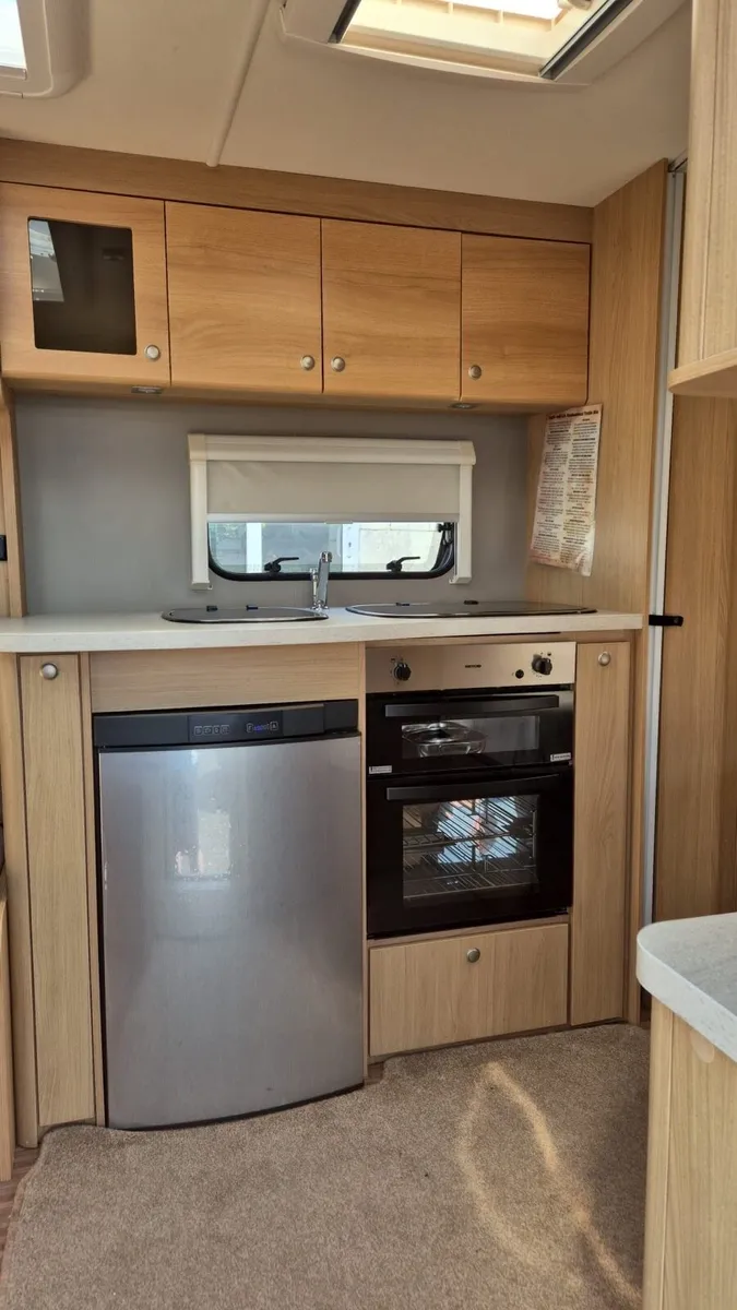 Omega compass 4 berth fixed bed auto movers - Image 4