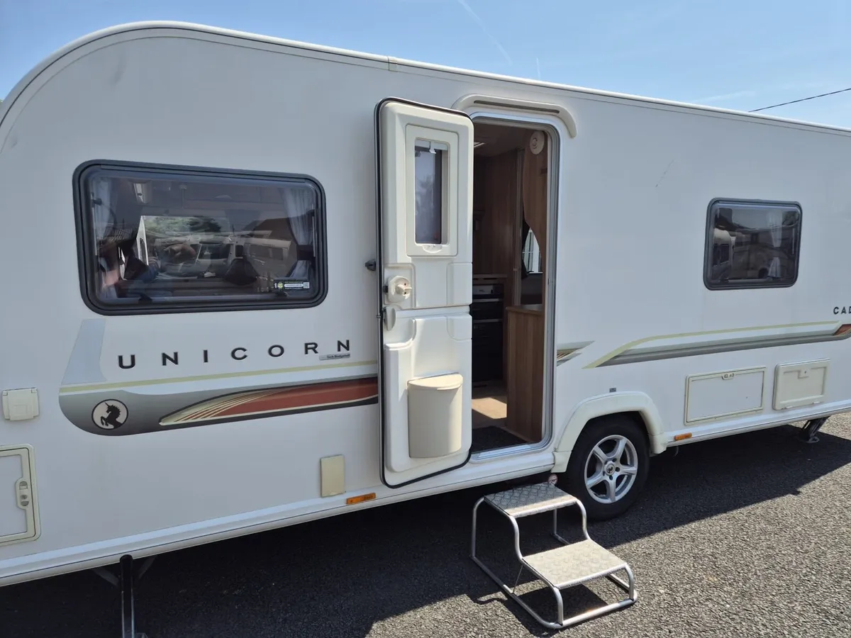 Bailey unicorn 4 berth twin singles end washroom - Image 2