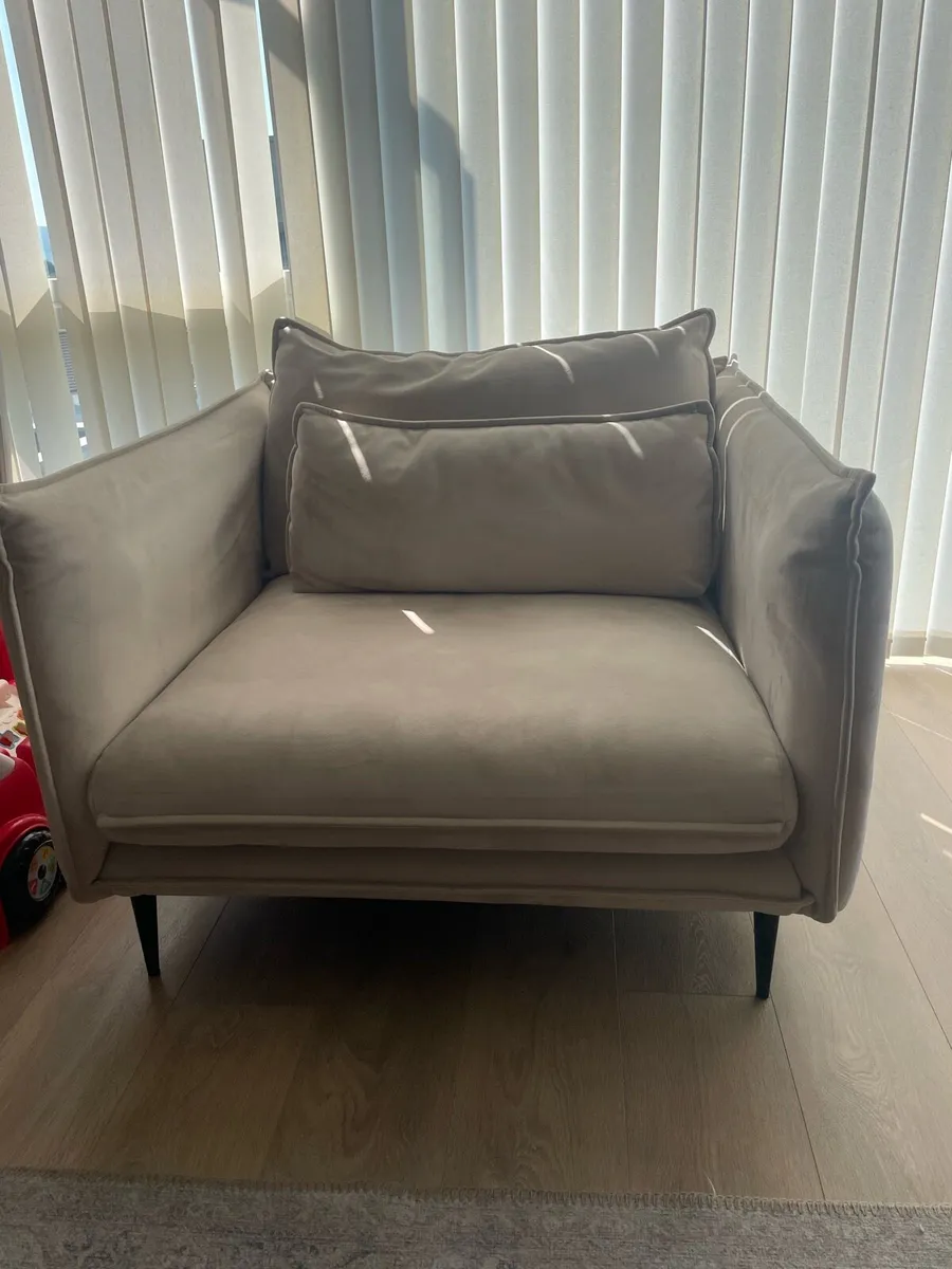 Sofa - Image 4
