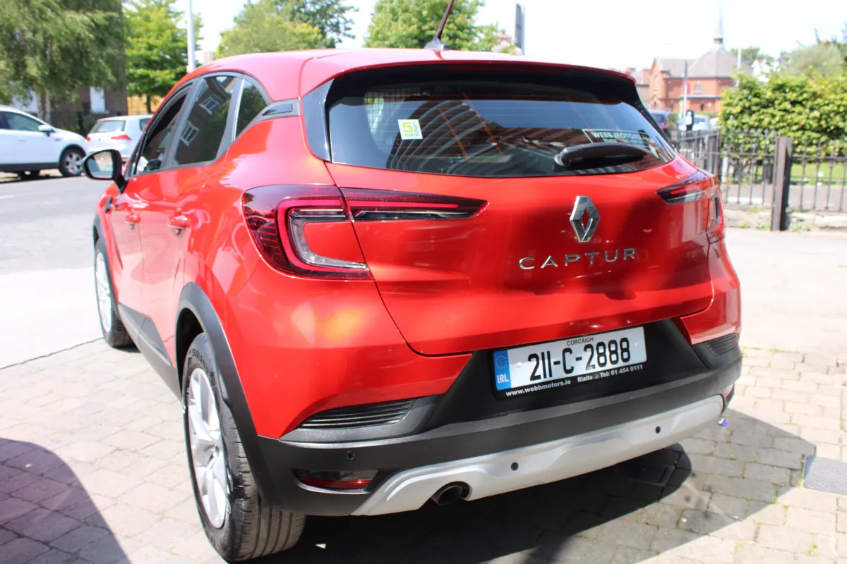 CAPTUR - 1.5D - PLAY - CAR/VAN COMMERCIAL - Image 4