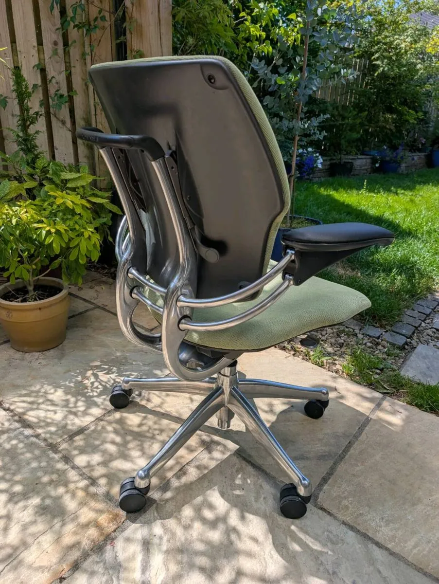 Ergonomic office chair - Image 3
