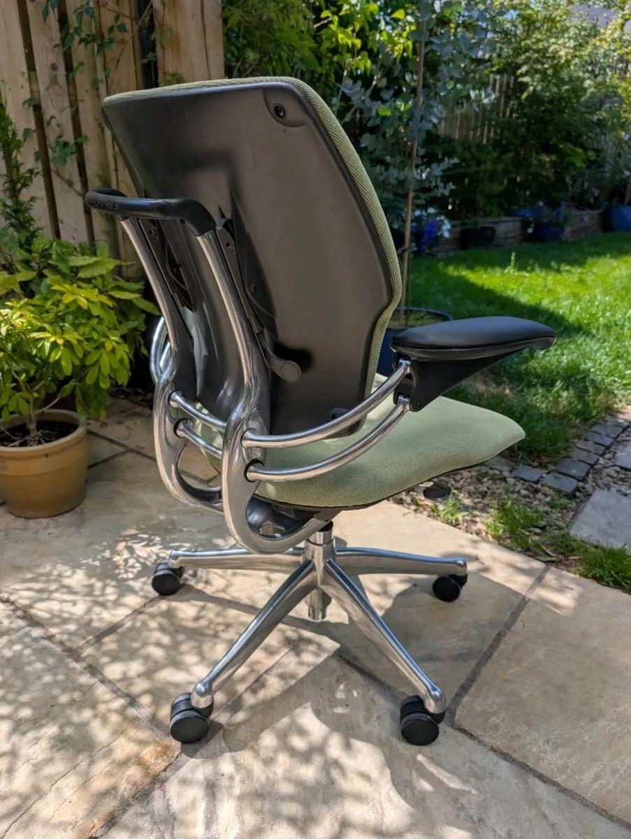 Ergonomic office chair - Image 4